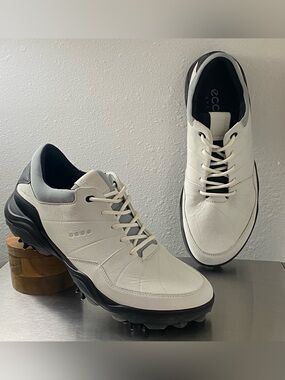 ECCO UNISEX GOLF STRIKE HYDROMAX LEATHER SHOES IN BLACK AND WHITE